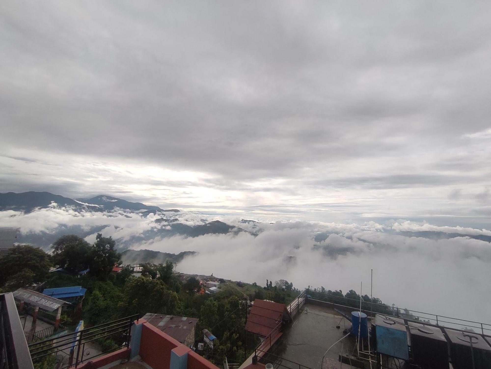 Sarangkot Hotel New Galaxy Pokhara Bagian luar foto