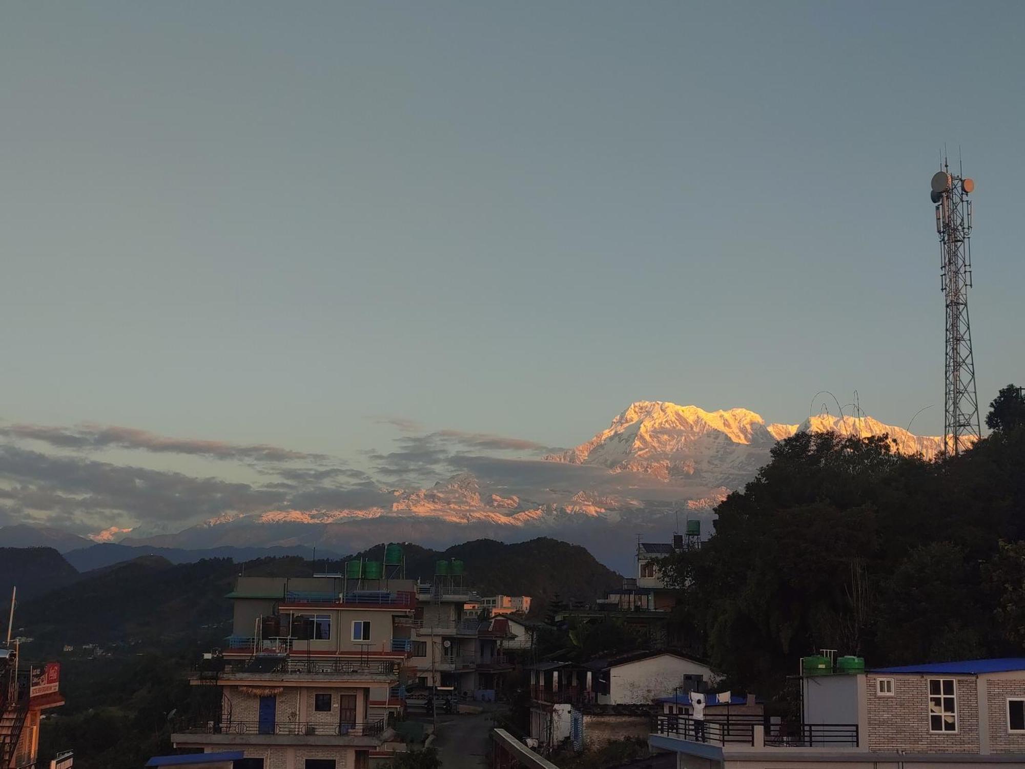 Sarangkot Hotel New Galaxy Pokhara Bagian luar foto